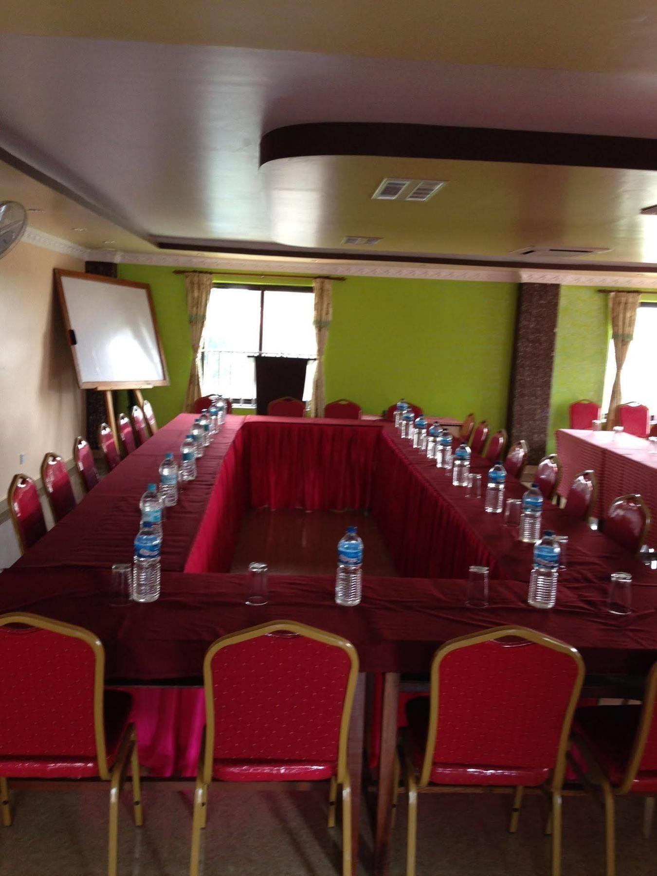 Hotel River Park Pokhara Zewnętrze zdjęcie