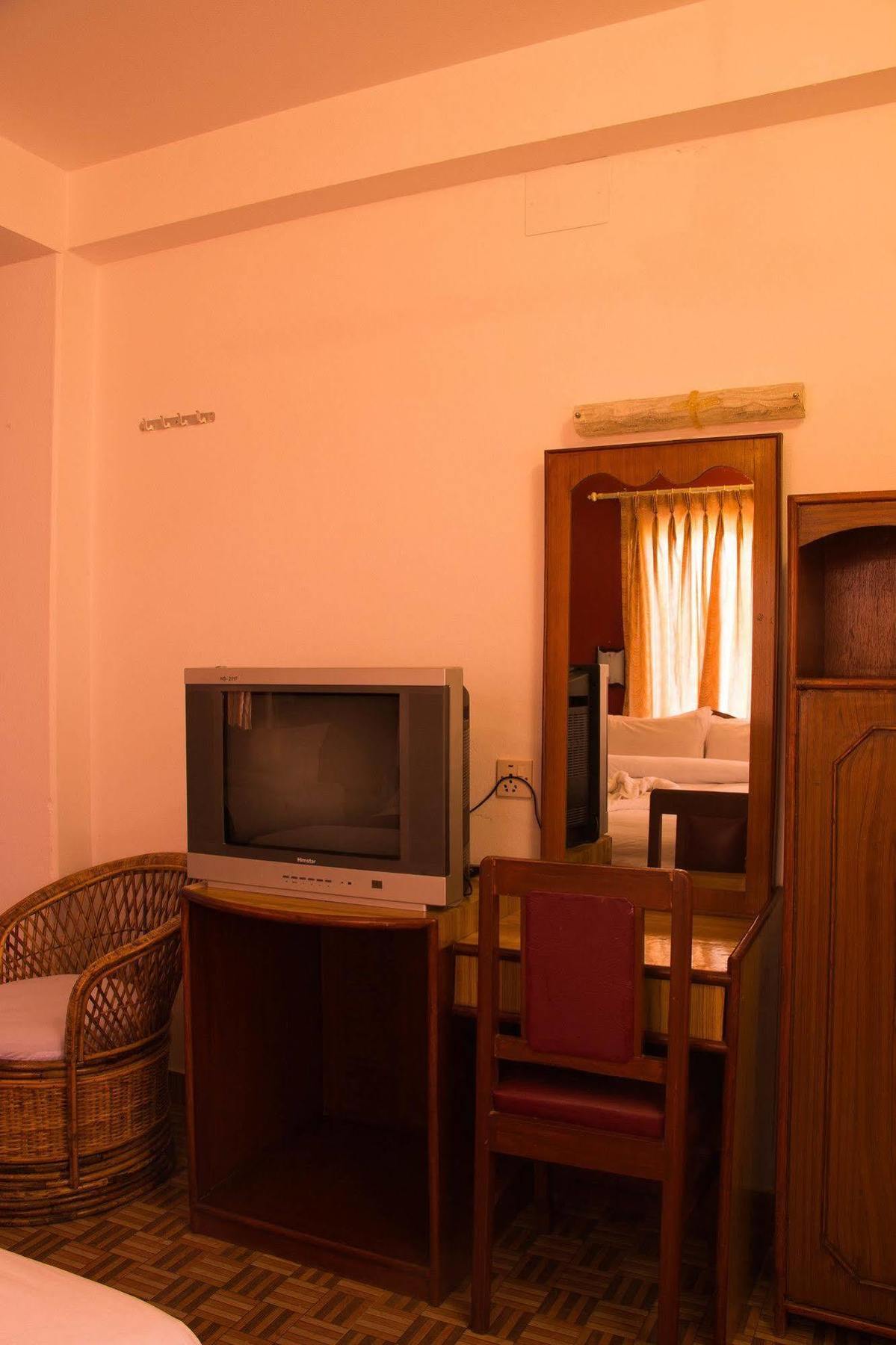 Hotel River Park Pokhara Zewnętrze zdjęcie